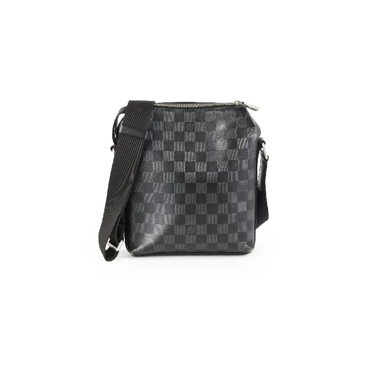 Louis Vuitton Discovery Messenger Damier BB